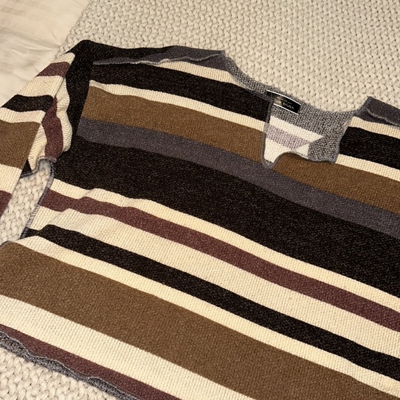 BLUE BLUSH TOP - Picture 2 of 3